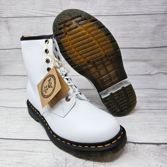 NEW! DR.‎ MARTENS VEGAN 1460 KEMBLE LACE UP BOOTS Women's Size 7 - Picture 2 of 12